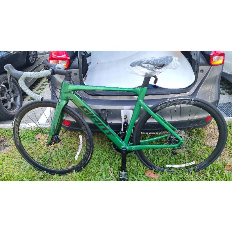 Giant discount propel green