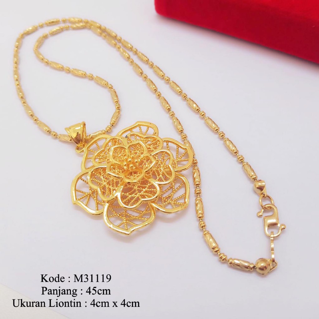 Gold big 2025 pendant necklace