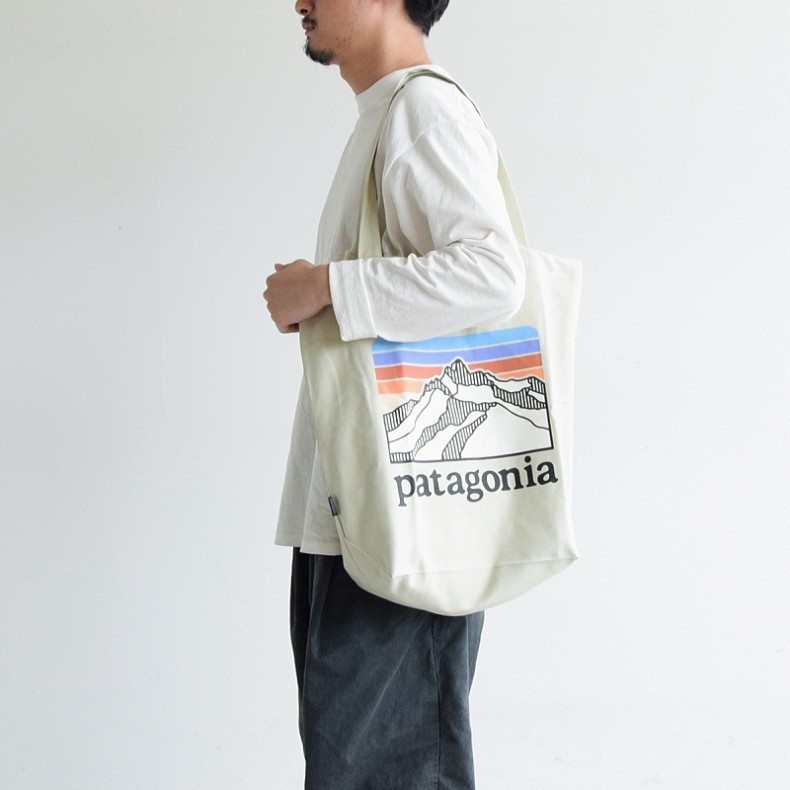 Guys wearing tote online bags