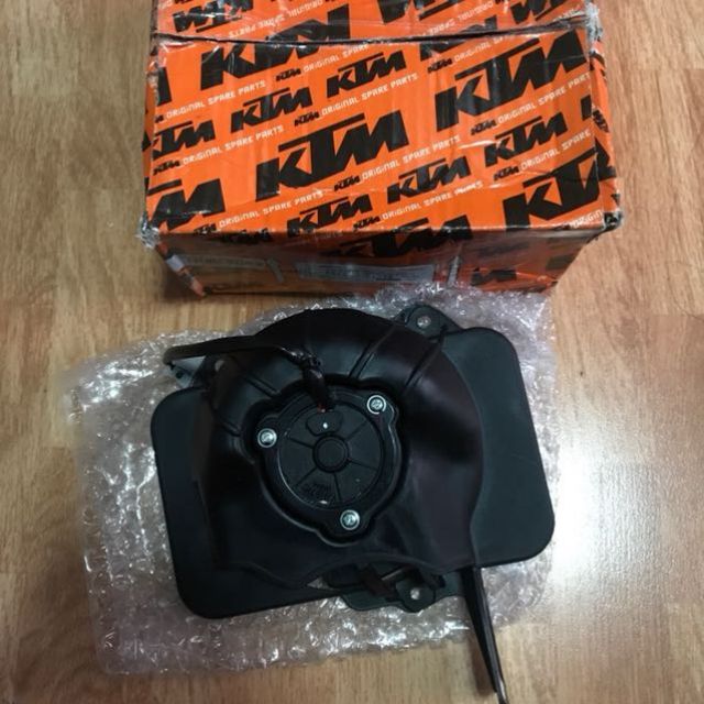 Ktm rc deals 200 radiator fan