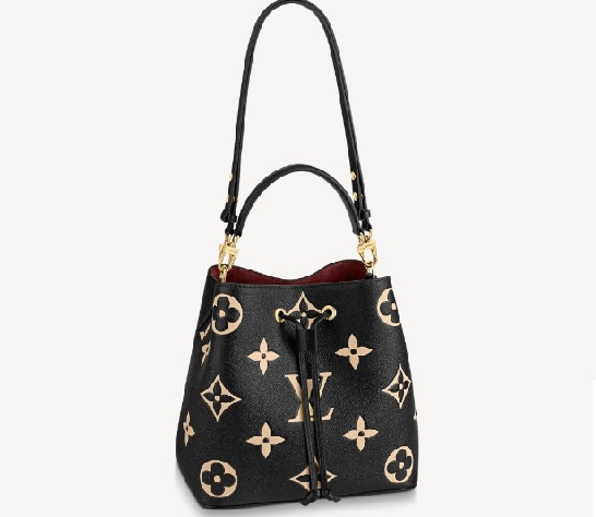 Lv bucket best sale bag size