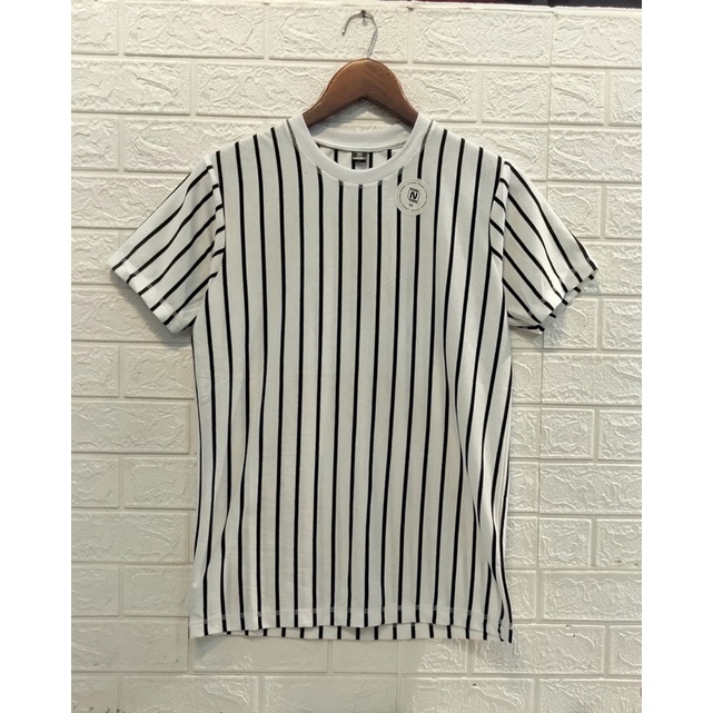 Black and white striped shirt outlet vertical