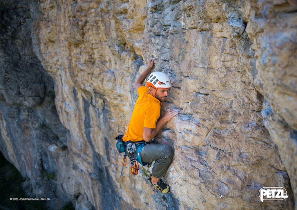 ADJAMA, Climbing and mountaineering harness with adjustable leg
