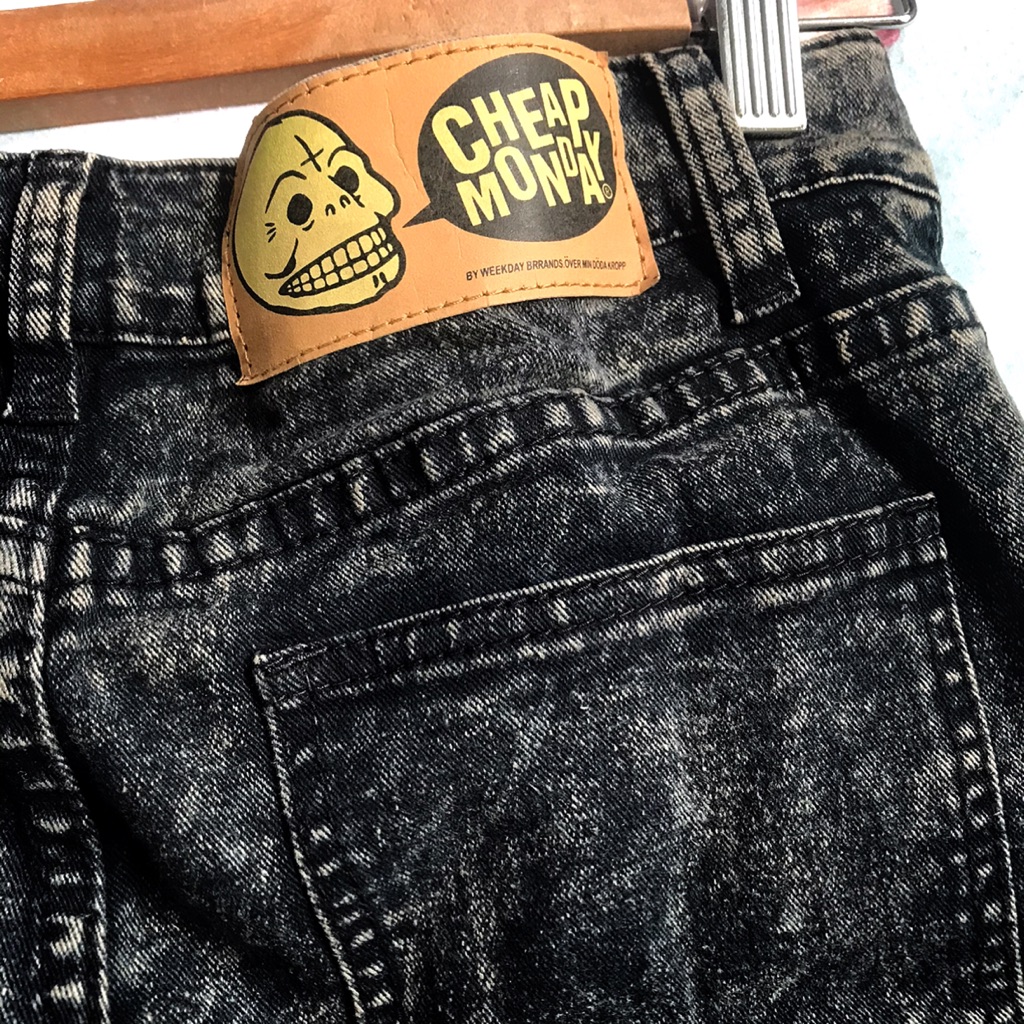 Cheap Monday - Weekday