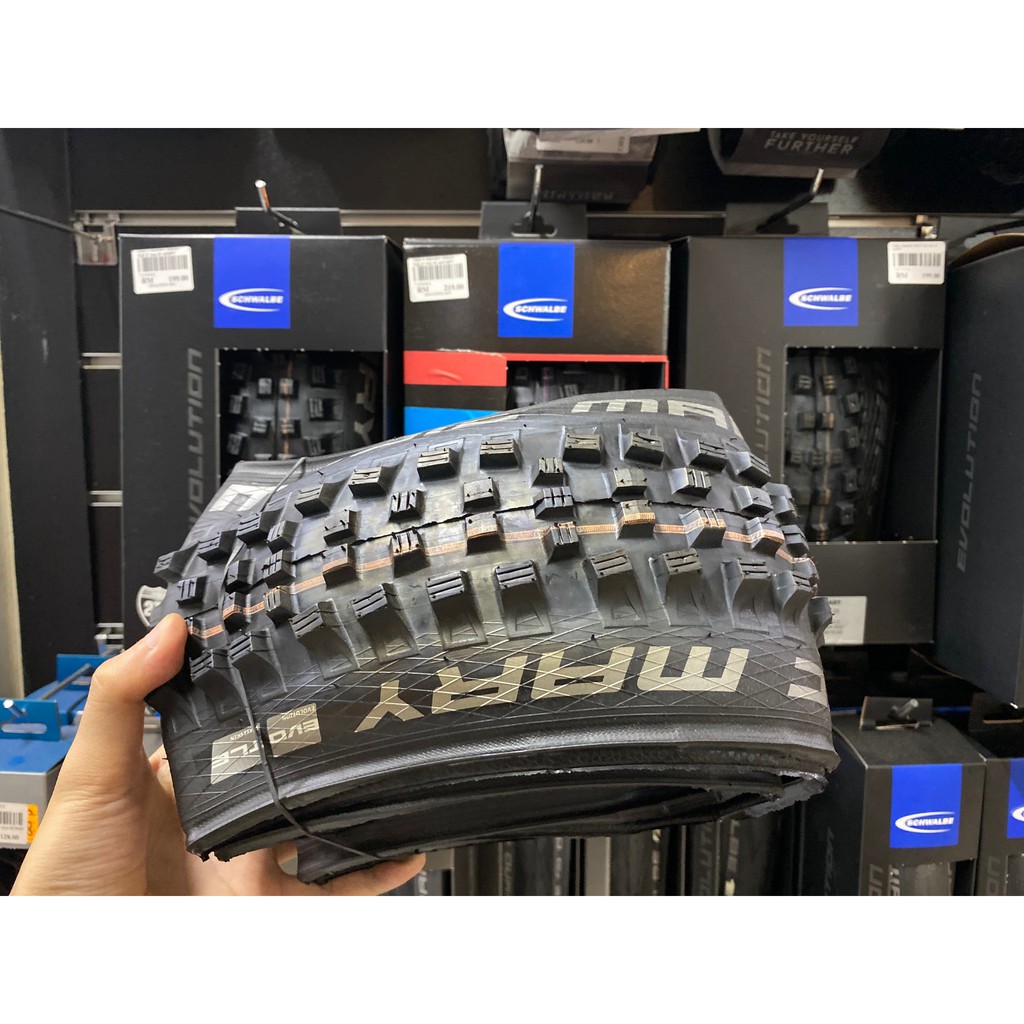 TIRE SCHWALBE MAGIC MARY 26 27.5 29 x 2.35 ALL SIZES Shopee