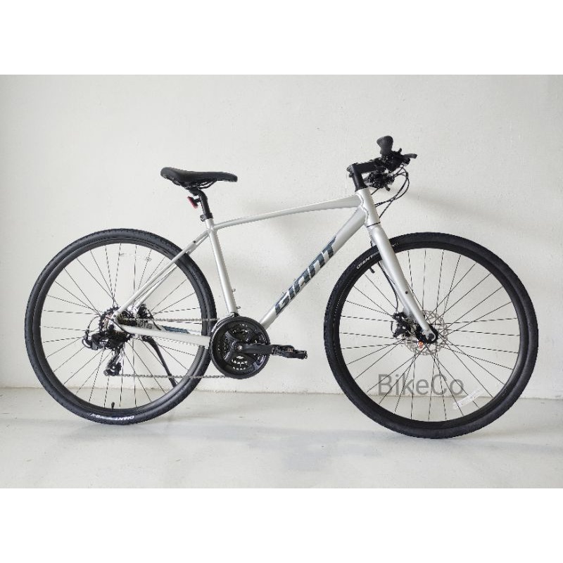 Giant escape 1 sales disc 2020 weight