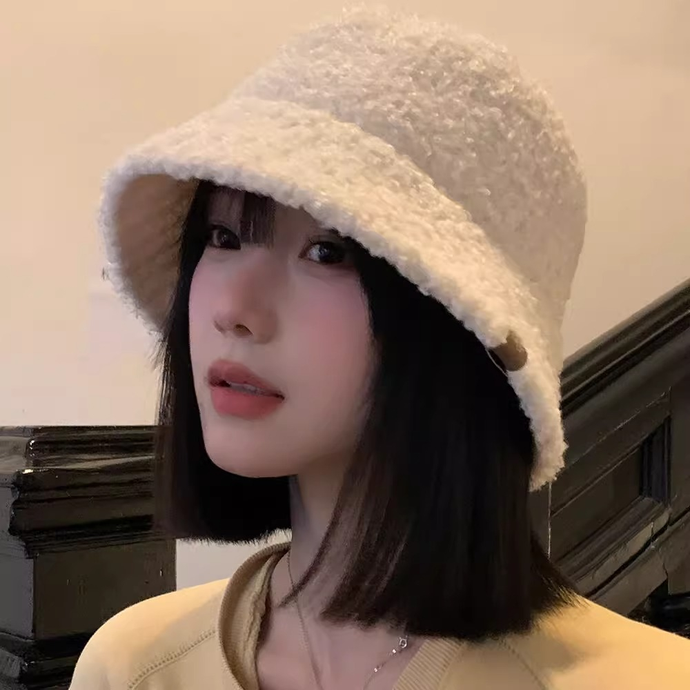 crazy bean Faux Fur Bucket Hat Lovely Fluffy Soft Fisherman Hat Winter  Warmer Plush Fisherman Cap Fishing Hat for Women and Couples（Beige） :  : Fashion