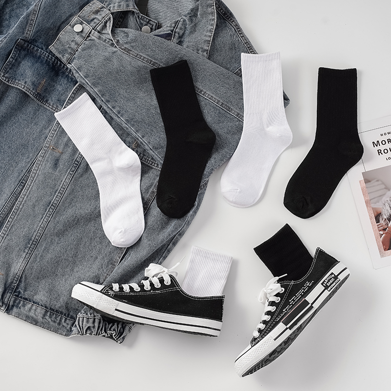 White converse clearance black socks