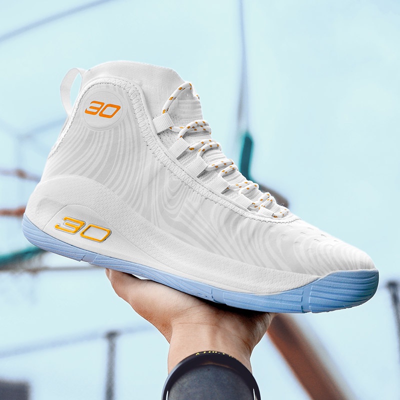 Curry 5 deals 46 men