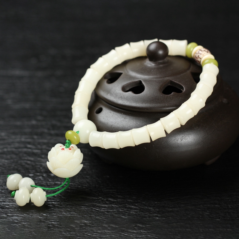 Red deals bean bracelet