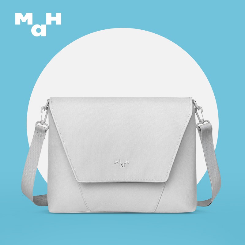 White leather hot sale messenger bag