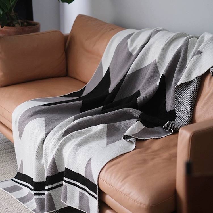 Sofa Throw Blanket Nordic Simple Style Geometric Black White Gray Knitted Wool Sofa Casual Decoration Blanket