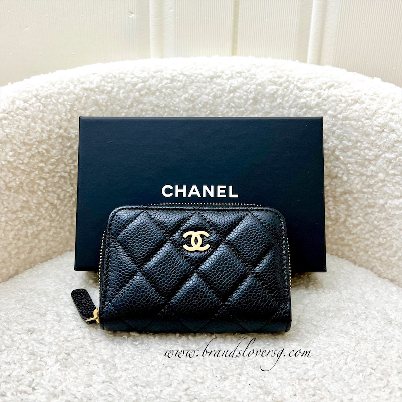 Chanel - Classic Black Zippy Grained Leather Purse